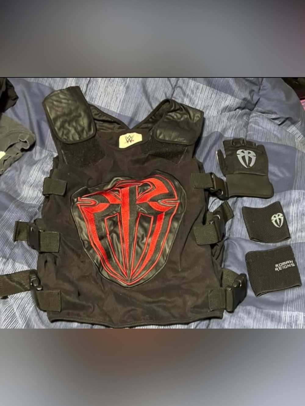 Roman Reigns WWE official gear LOT! Vest, glove & wrist bands!! Wweshop!